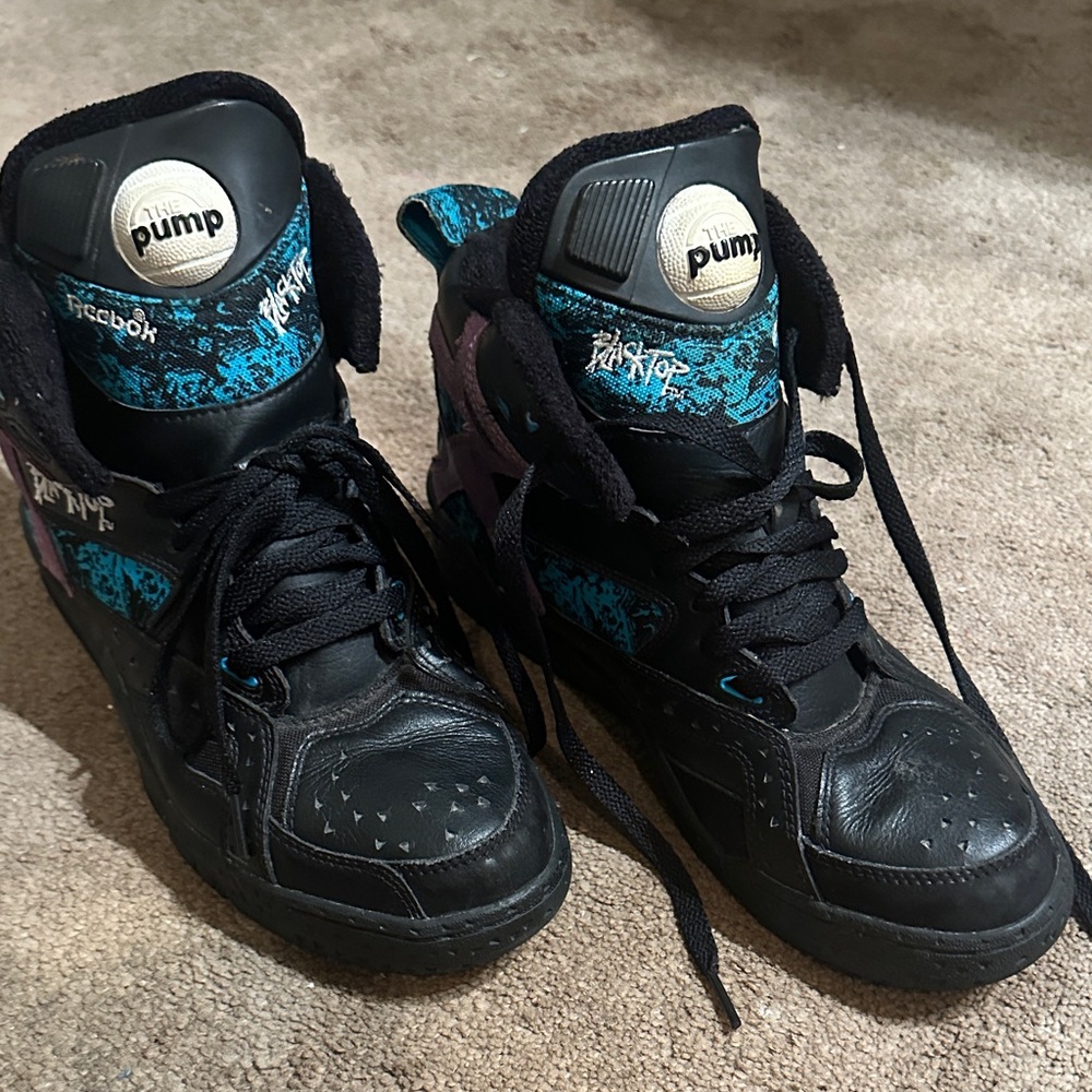 VINTAGE Reebok Black and Teal Pump High-Tops